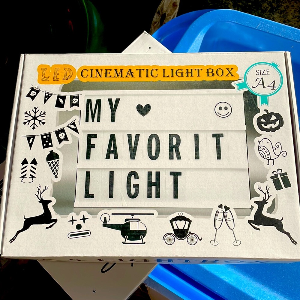 NWOT light box